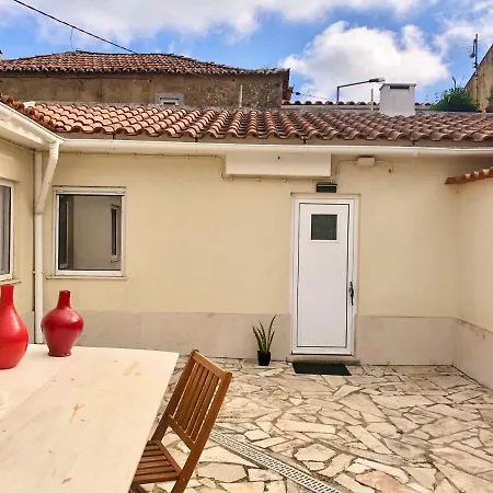Cosy Studio With Sunny Patio In Quarto em Acomodações Particulares